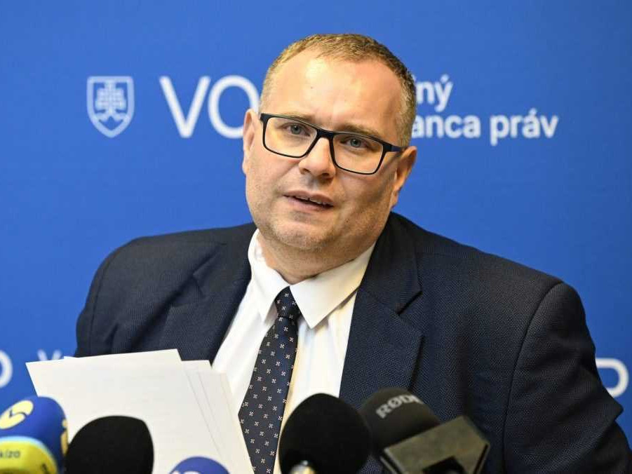 Verejný ochranca práv Róbert Dobrovodský.