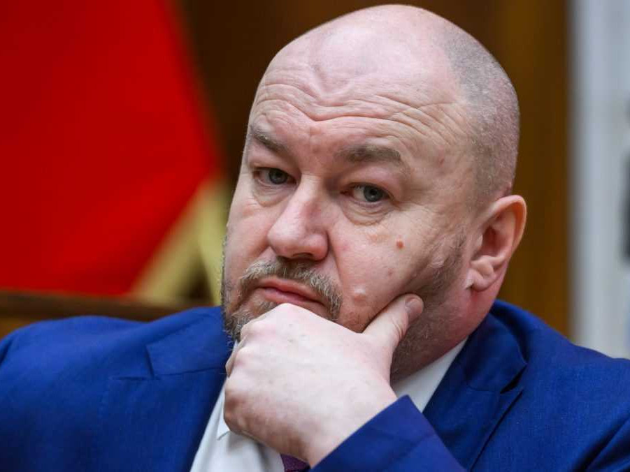 Minister cestovného ruchu a športu Rudolf Huliak.