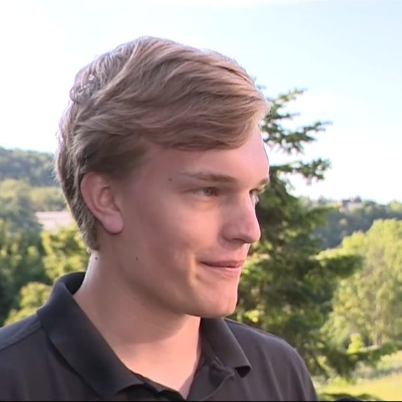 Na snímke študent Viktor Imrišek.