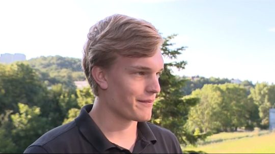 Na snímke študent Viktor Imrišek.