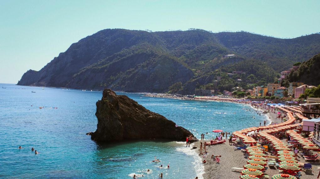 Taliansko, Cinque Terre, pláž a hory