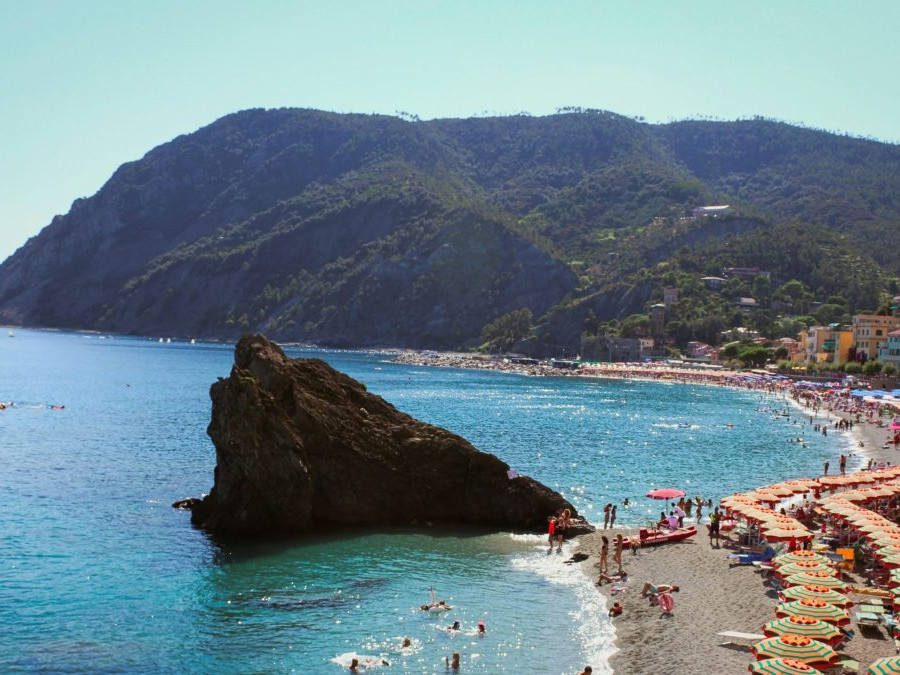 Taliansko, Cinque Terre, pláž a hory