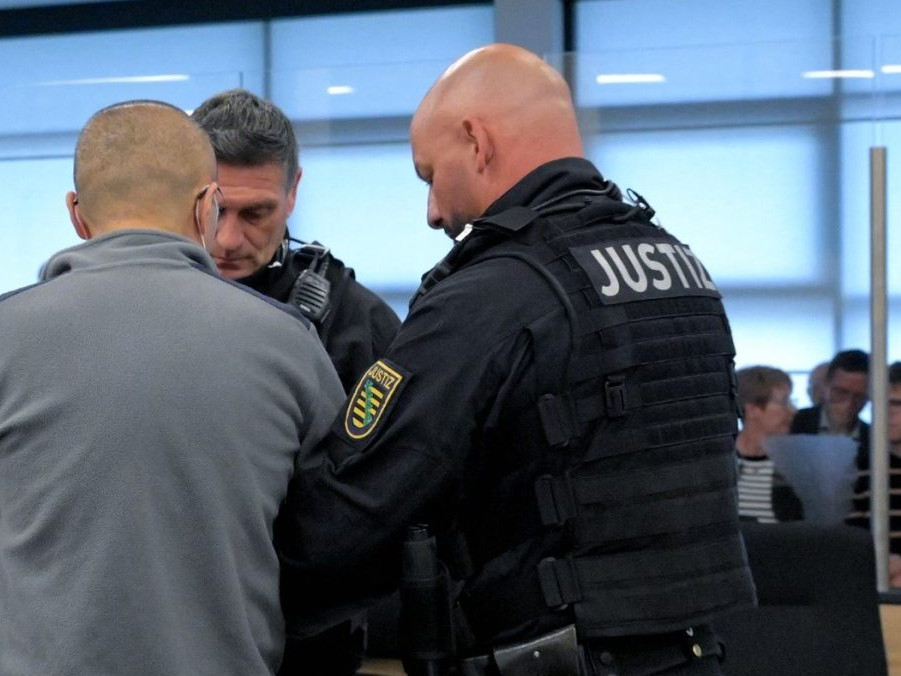 Obvinený Jian G. na súde.