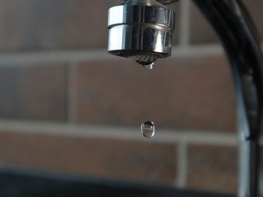 Ilustračná snímka vodovodného kohútika.