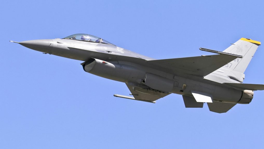lietadlo F-16