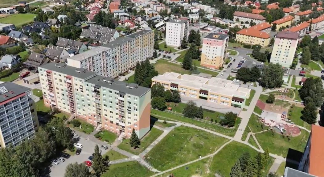 Na snímke sídlisko Juh v Kežmarku z vtáčej perspektívy.