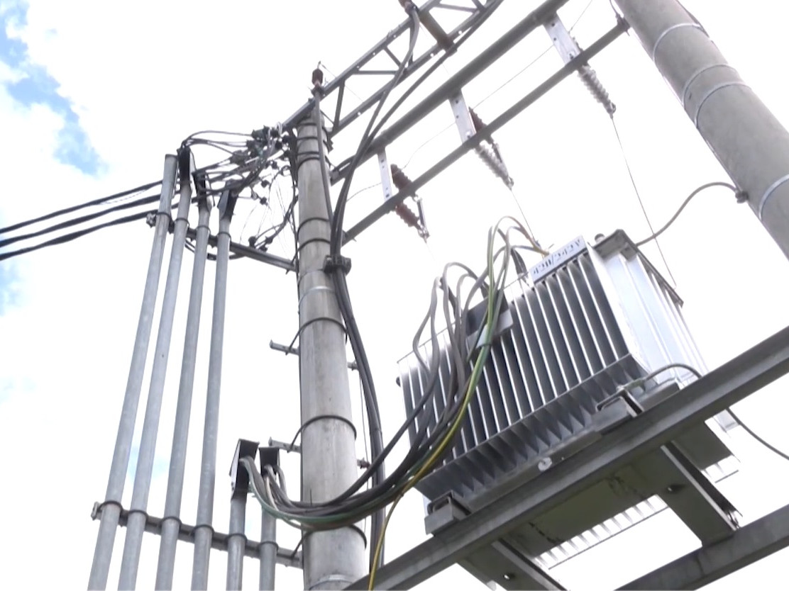 Na Horehroní zostali tisíce ľudí bez elektriny.