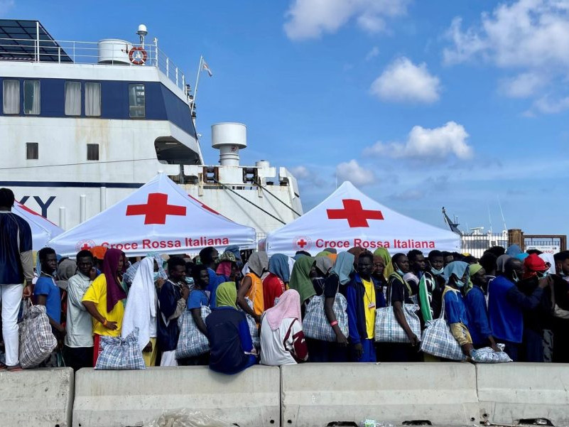 migranti v prístave