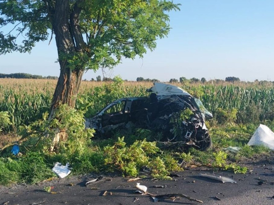 Na snímke miesto dopravnej nehody.