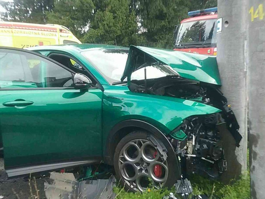 Na snímke miesto dopravnej nehody.