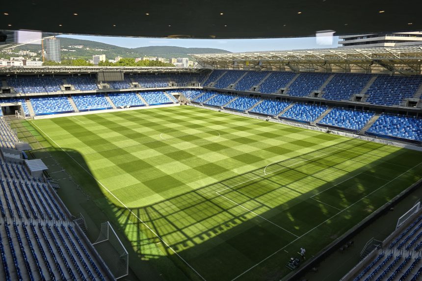 SnÃƒÂ­mka na NÃƒÂ¡rodnÃƒÂ½ futbalovÃƒÂ½ Ã…Â¡tadiÃƒÂ³n poÃ„Âas tlaÃ„Âovej konferencie prÃƒÂ¡vnych zÃƒÂ¡stupcov spoloÃ„Ânosti NÃƒÂ¡rodnÃƒÂ½ futbalovÃƒÂ½ Ã…Â¡tadiÃƒÂ³n