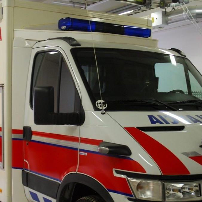 Na snímke ambulancia.