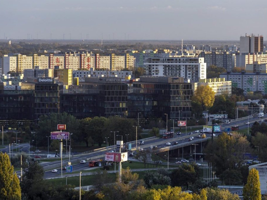 Na ilustračnej snímke pohľad na Petržalku.