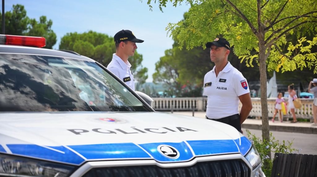 Slovenskí policajti v Chorvátsku.