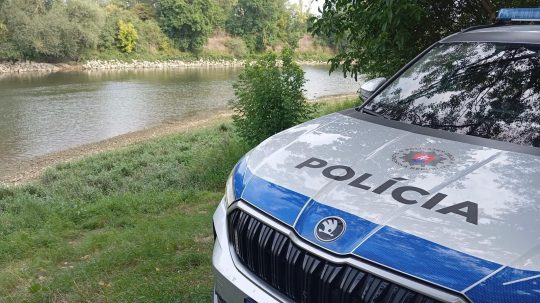 Pri kúpaní vo Váhu v okrese Trnava sa utopili dvaja muži.