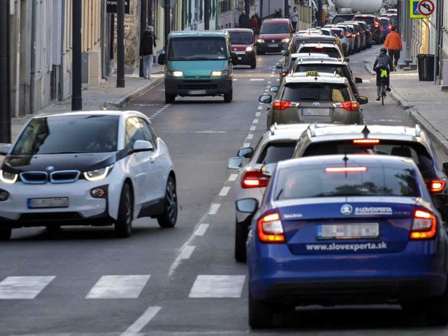 Premávka v Bratislave.