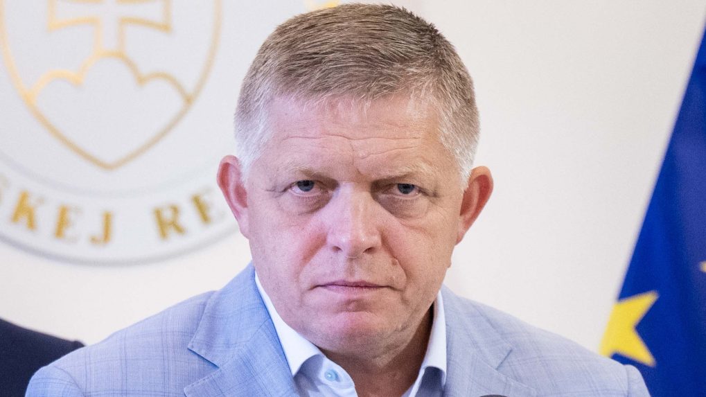 Predseda vlády SR Robert Fico (Smer-SD).