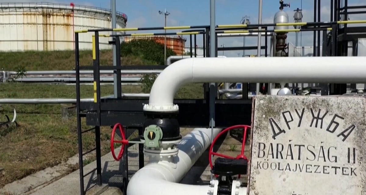 Na Slovensko začala pritekať rusk&aacute; ropa ropovodom Družba, uviedla ministerka Sakov&aacute;