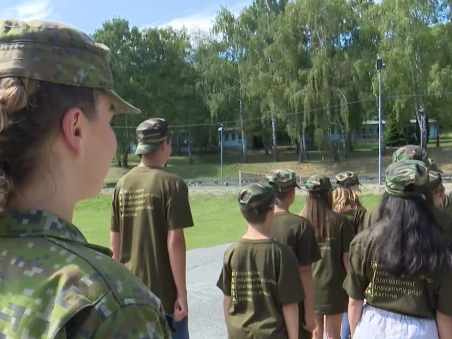 Na snímke deti v tábore na Duchonke.