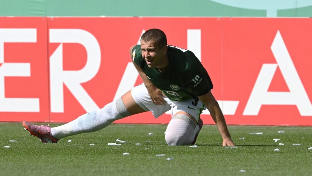 Zranený slovenský futbalový reprezentant Denis Vavro.