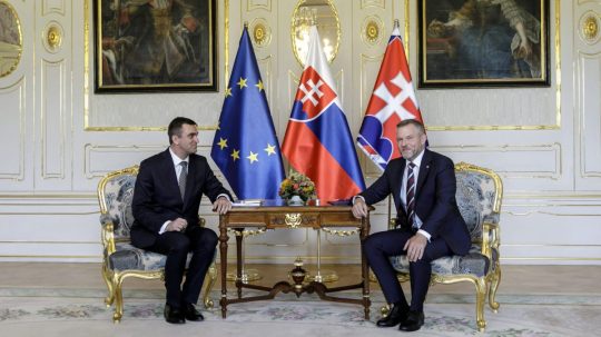 Prezident Peter Pellegrini (vpravo) a predseda SAV Martin Venhart.