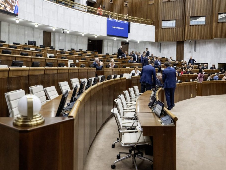 Plénum Národnej rady SR.