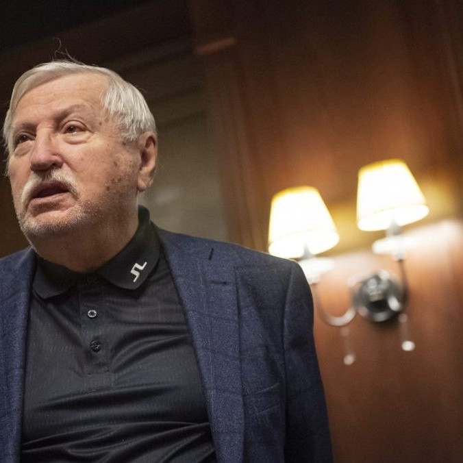 Na snímke básnik a textár Kamil Peteraj.