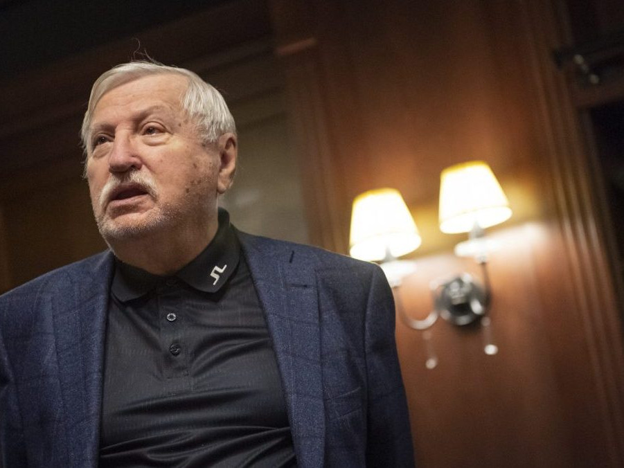 Na snímke básnik a textár Kamil Peteraj.