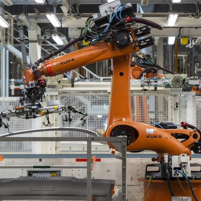 Na snímke lisovňa v závode Volkswagen Slovakia.