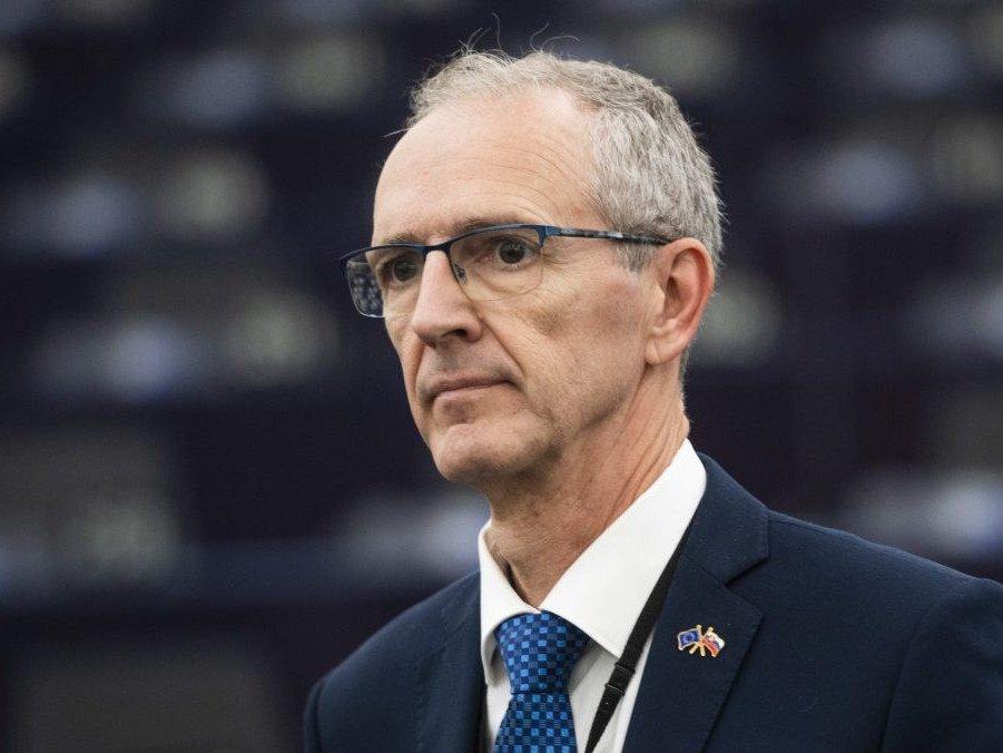 Na snímke Ivan Štefanec.