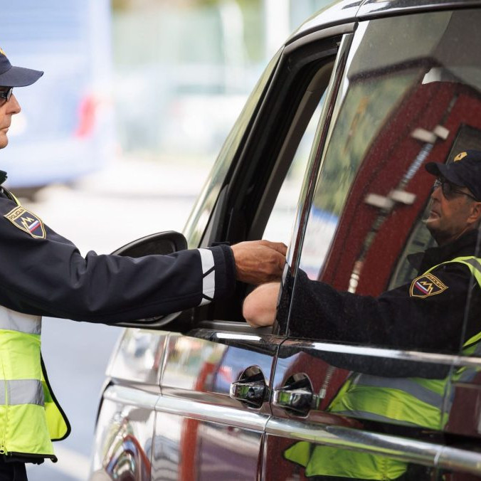 policajt na chorvátskych hraniciach