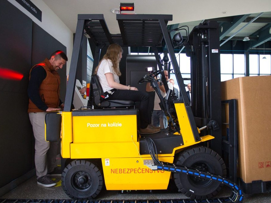 vysokozdvižný vozík