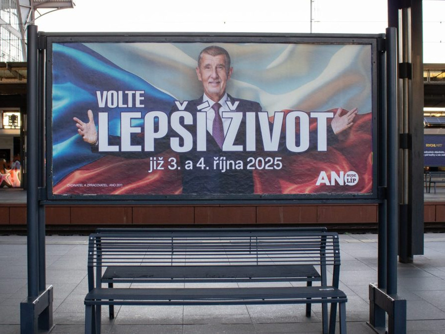 Bilbord hnutia ANO s jeho predsedom a volebným lídrom Andrejom Babišom.
