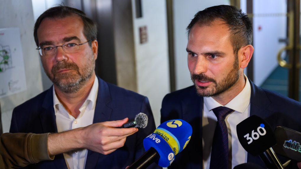 Poslanci NRSR zľava Marek Krajčí a Rastislav Krátky.