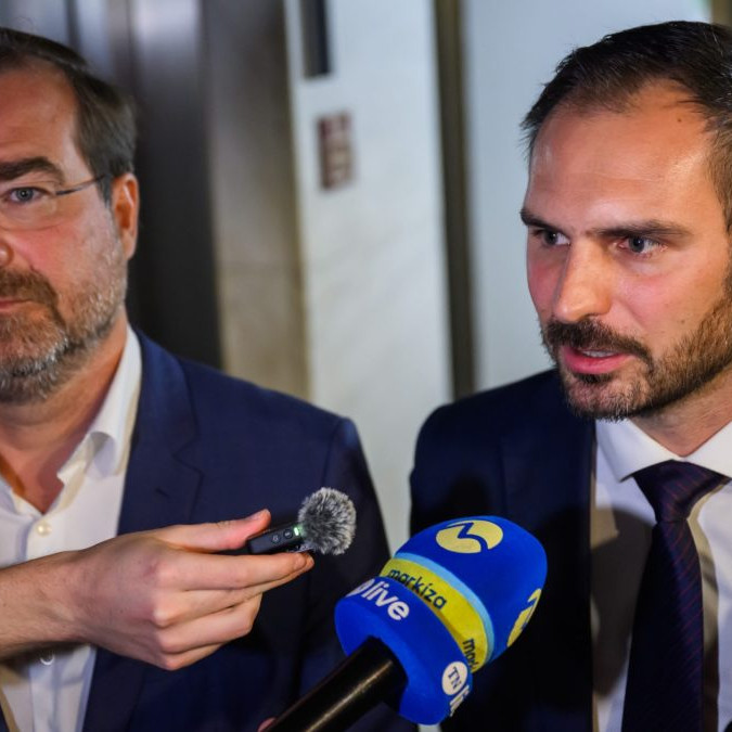 Poslanci NRSR zľava Marek Krajčí a Rastislav Krátky.