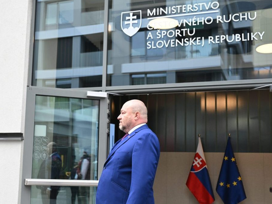 Minister športu a cestovného ruchu Rudolf Huliak.