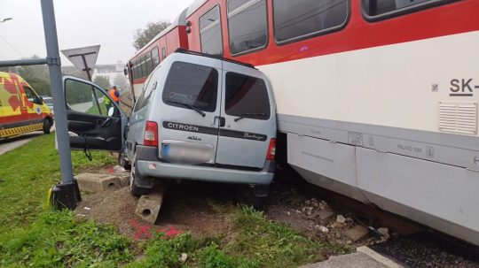 Nehoda sa stala v obci Lietavská Lúčka.