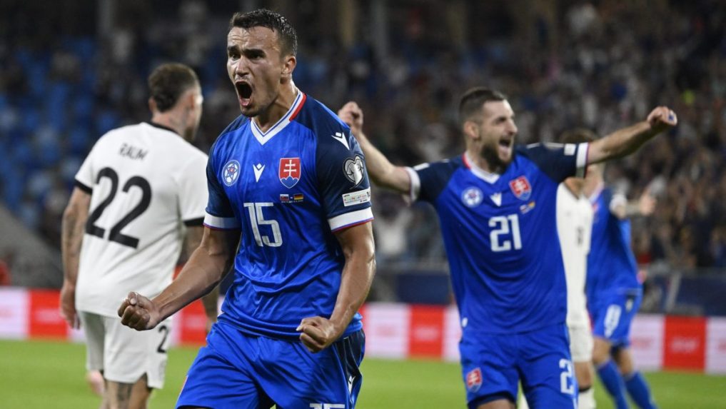 David Strelec a Matúš Bero sa tešia po druhom góle proti Nemecku.