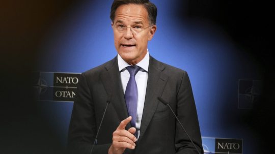 Rusko je a v dohľadnej budúcnosti zostane destabilizačnou silou vo svete, uviedol Mark Rutte