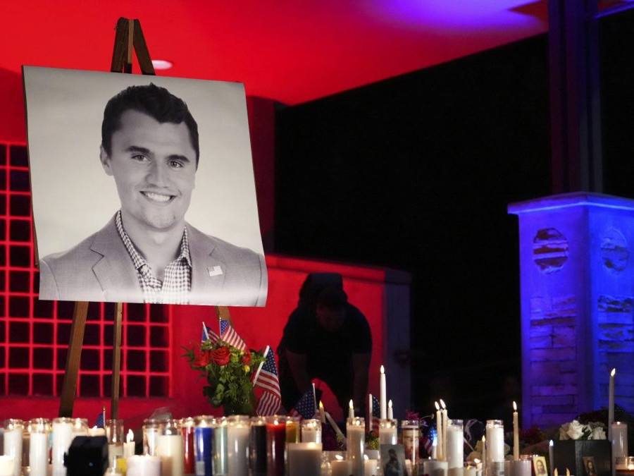 spomienka na Charlesa Kirka