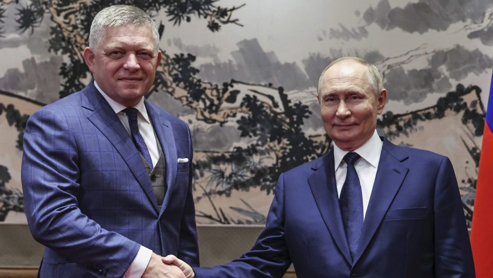R. Fico a V. Putin.