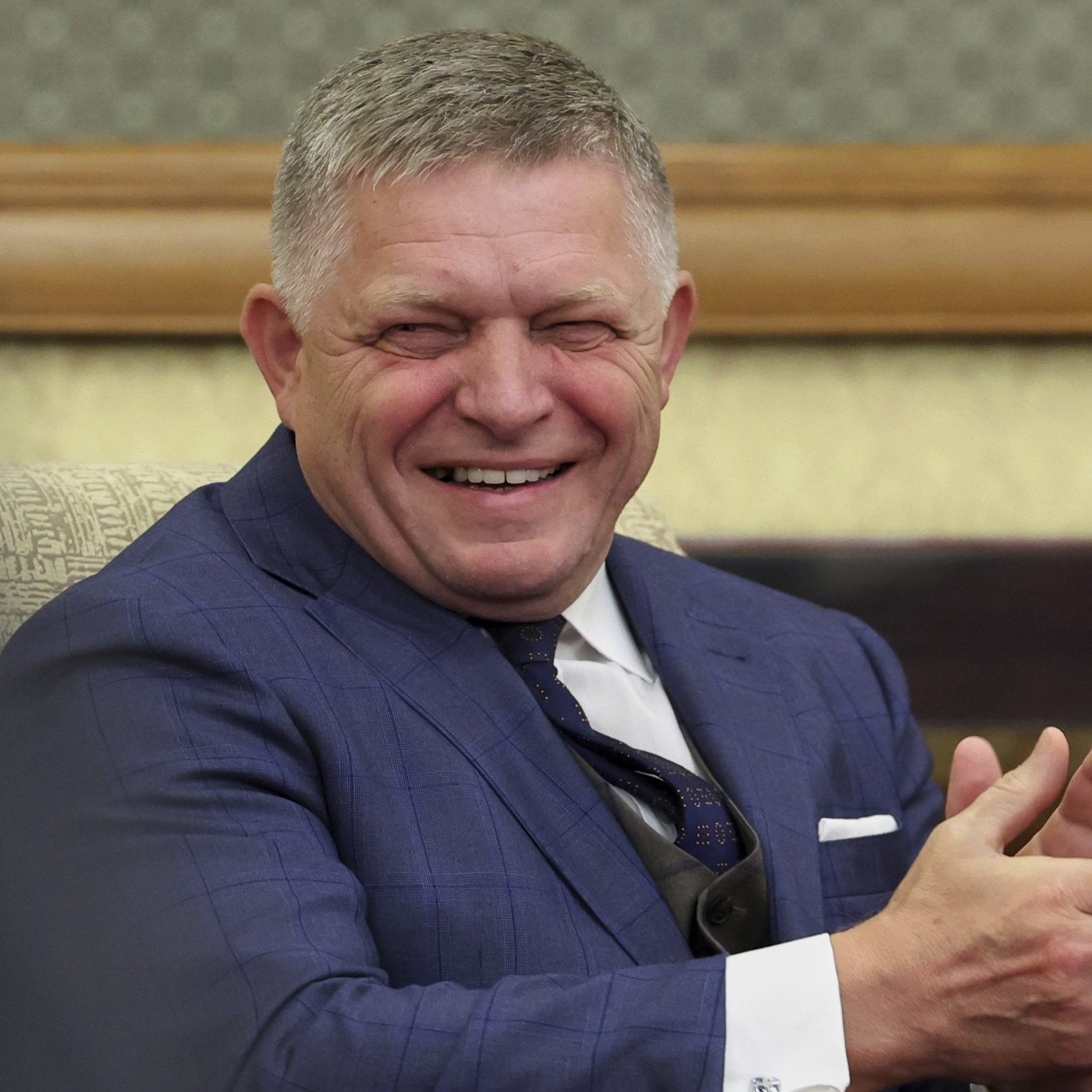Robert Fico počas stretnutia s Vladimirom Putinom v Číne.
