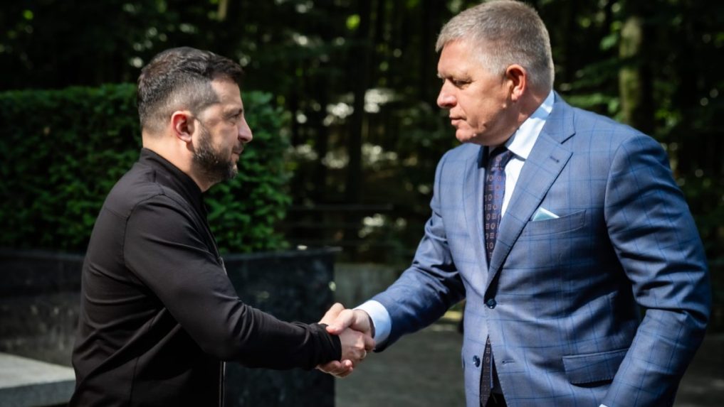 Robert Fico sa stretol s ukrajinským prezidentom Volodymyrom Zelenským.