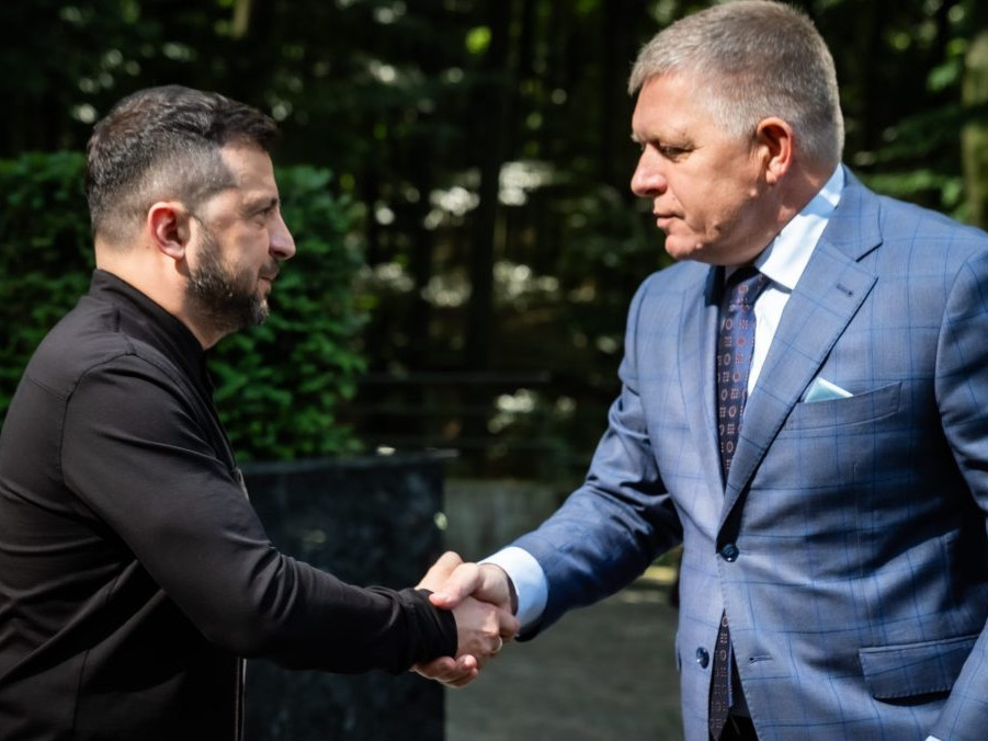 Robert Fico sa stretol s ukrajinským prezidentom Volodymyrom Zelenským.