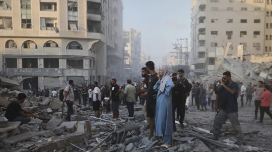 Hamas údajne nedokáže z trosiek budov vyzdvihnúť telá rukojemníkov: Izrael pohrozil obnovením bojov v Pásme Gazy