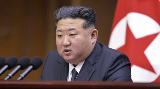 KĽDR nestojí o zjednotenie s Južnou Kóreou. Nevzdá sa ani jadrových zbraní, povedal Kim Čong-un