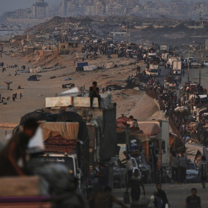 ľudia utekajúci z Gazy