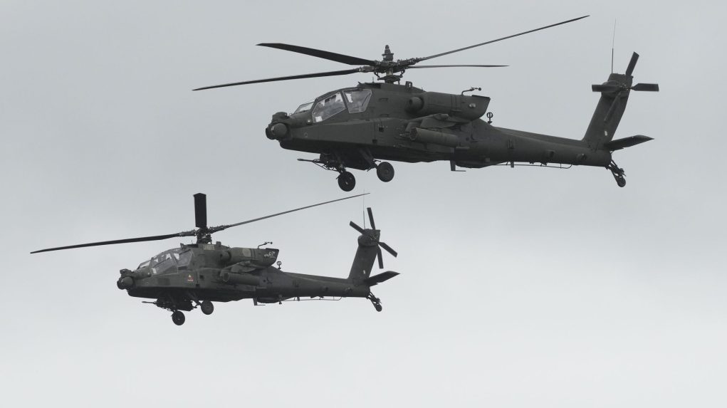 helikoptéry počas cvičenia NATO