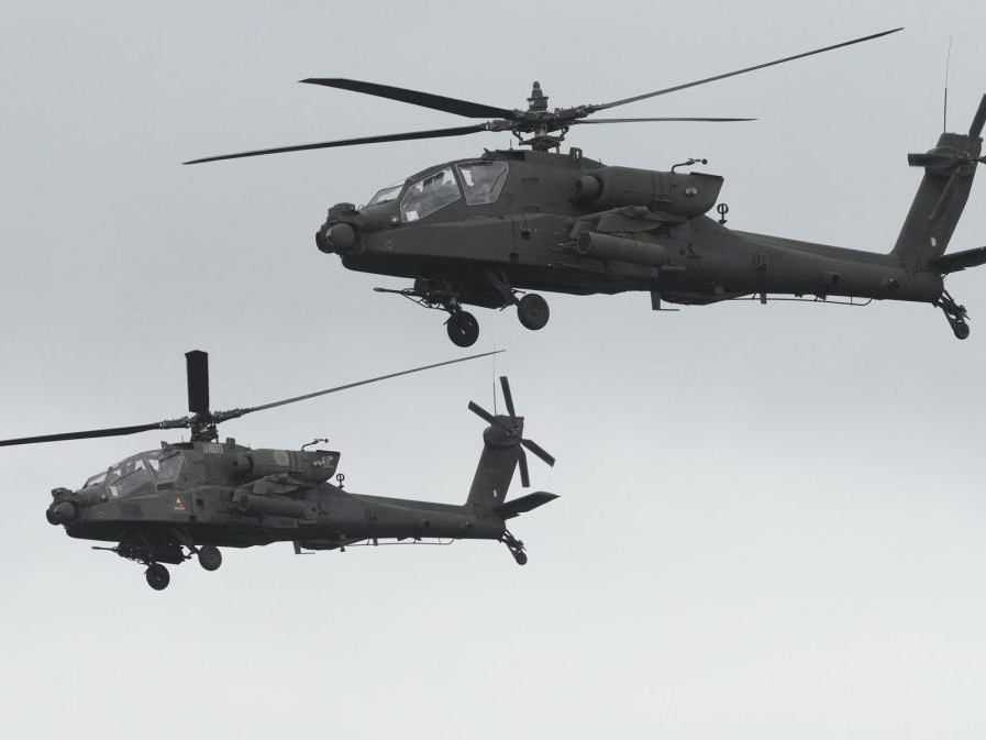 helikoptéry počas cvičenia NATO