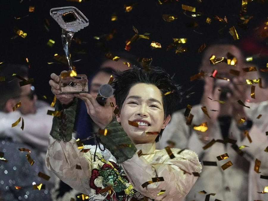 Na snímke víťaz Intervízie Duc Phuc.